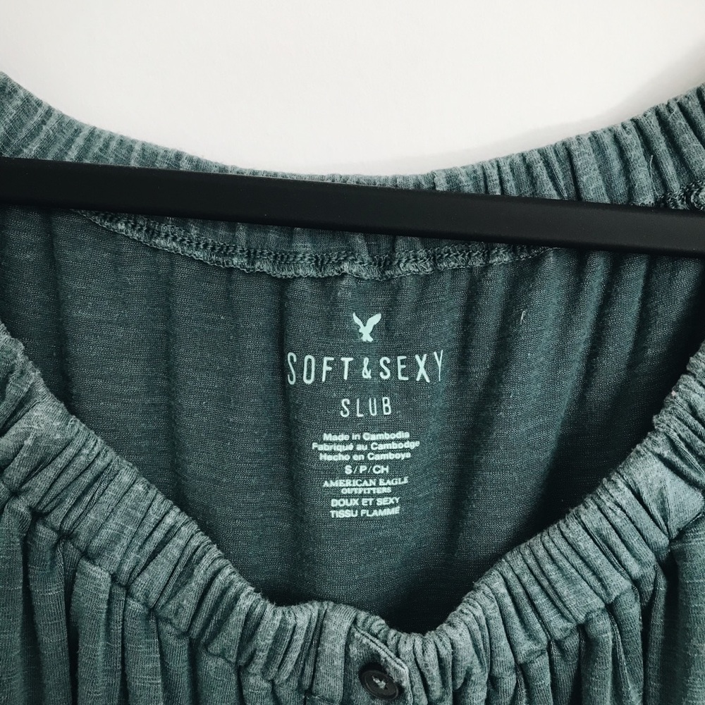 Off The Shoulder Top - Picture 2 of 3